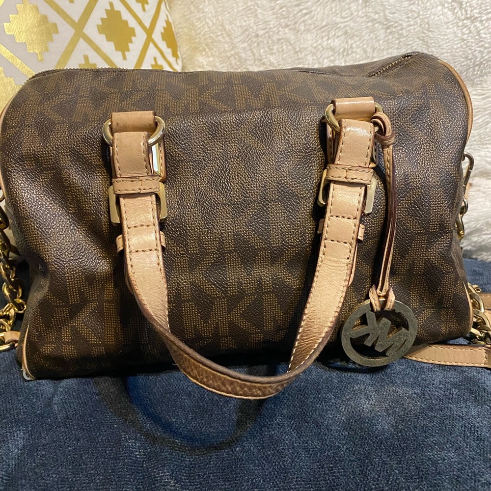 Michael Kors MK Barrel Bag